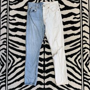 Levi’s 501 Button Fly Two Toned Distressed Split Knee Jeans Size 27
